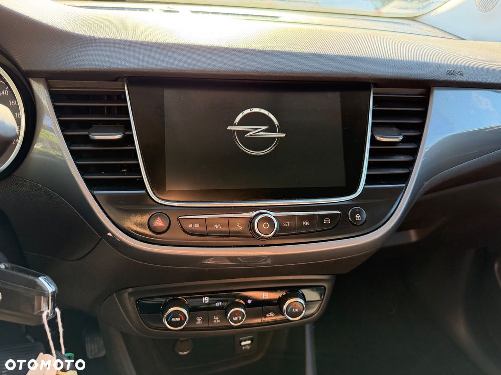 Opel Crossland X - 12