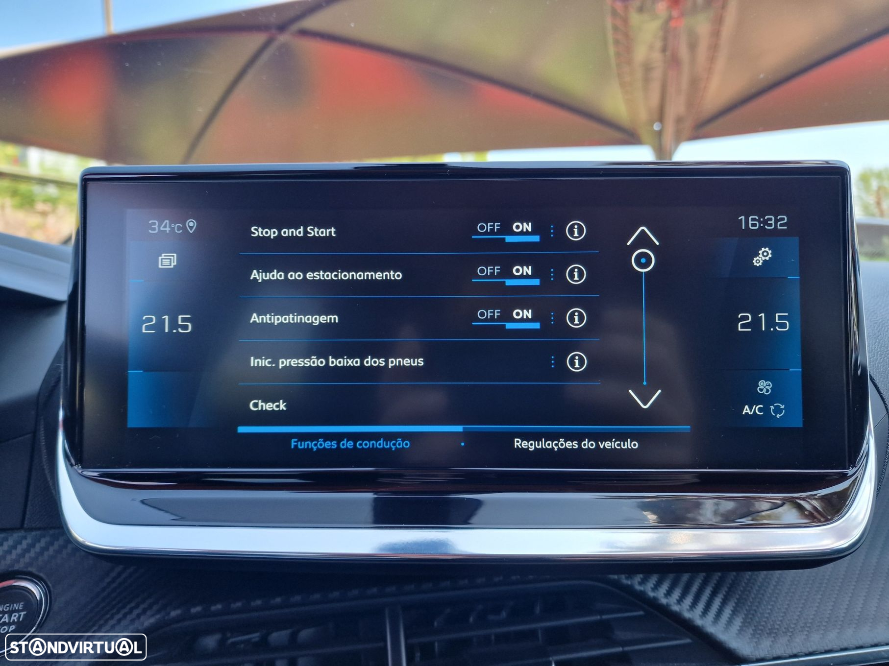 Peugeot 2008 1.5 BlueHDi Allure EAT8 - 36