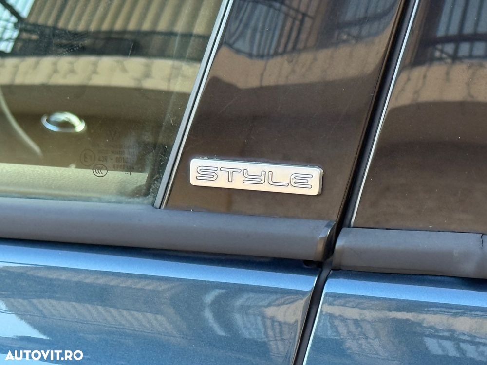Volkswagen Golf 2.0 TDI DPF Style - 20