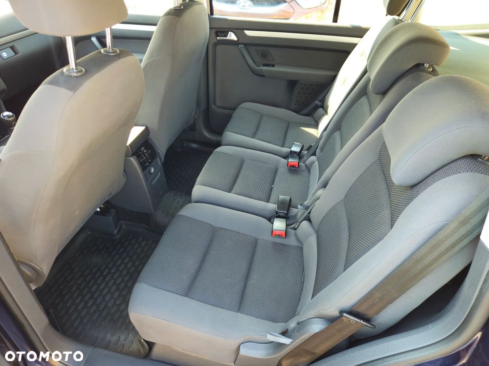 Volkswagen Touran 1.6 TDI DPF BlueMot Comfortline - 29