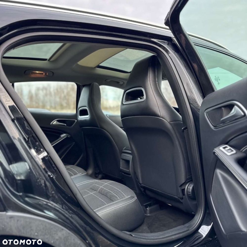 Mercedes-Benz GLA - 30