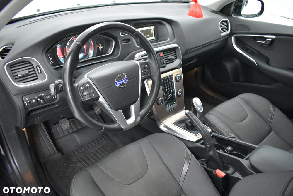 Volvo V40 D2 - 15