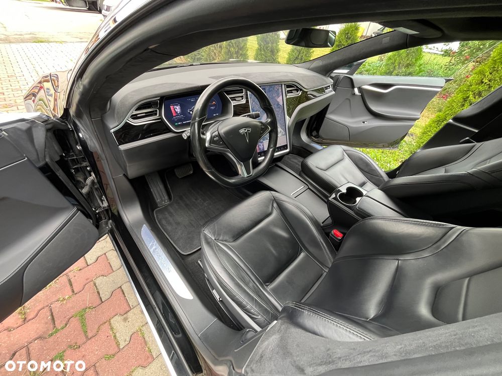 Tesla Model S - 23