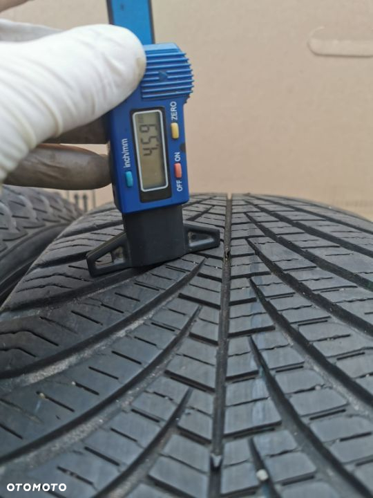 215/60 R 17 Goodyear - 7