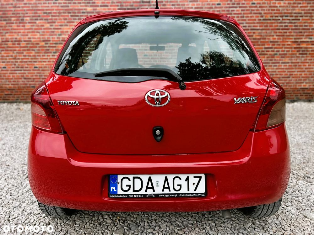 Toyota Yaris - 30