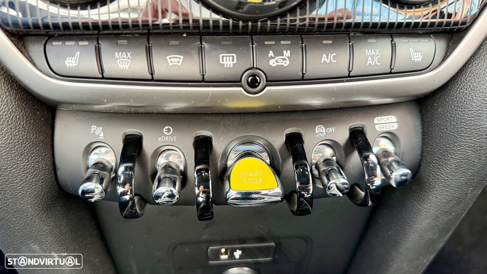 MINI Countryman Cooper SE ALL4 Auto - 23