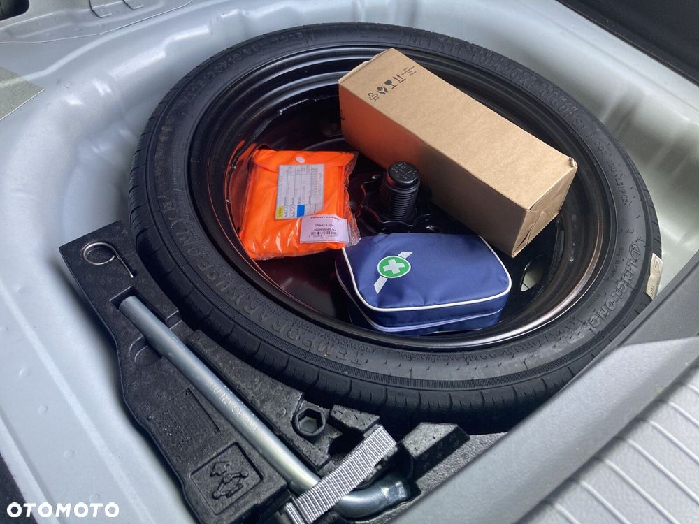 Volkswagen T-Roc 1.5 TSI Style - 28
