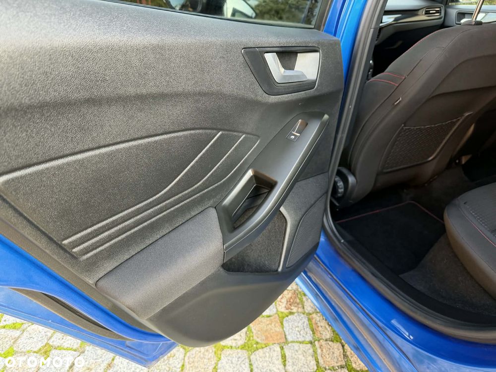 Ford Focus 1.0 EcoBoost mHEV ST-Line X - 14