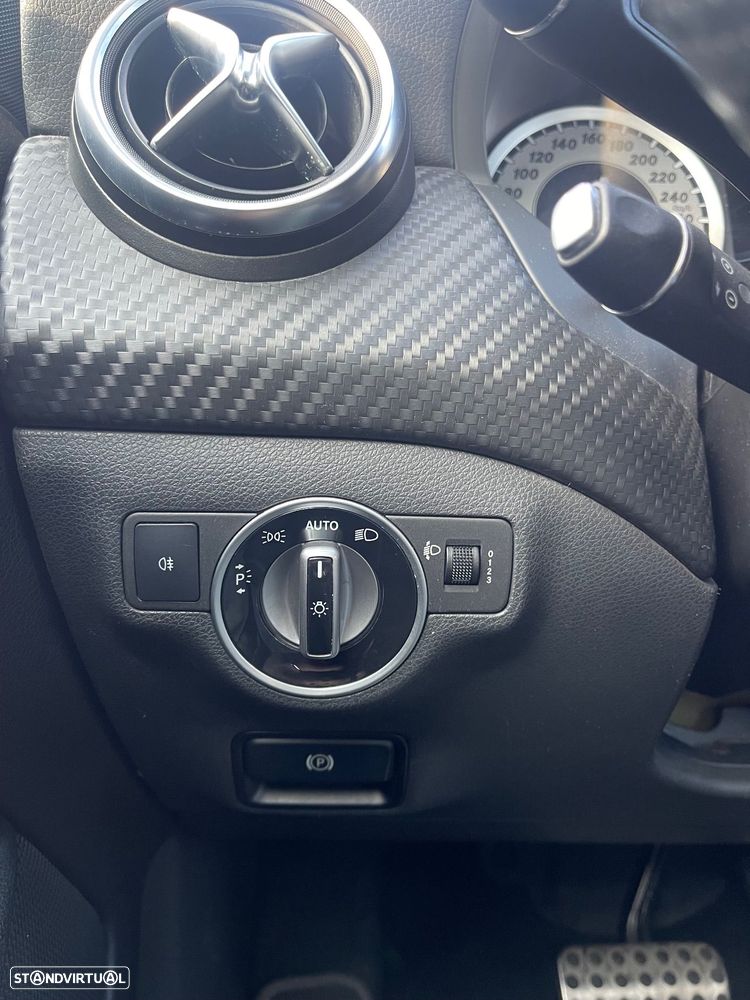 Mercedes-Benz A 180 CDI 7G-DCT AMG Line - 17