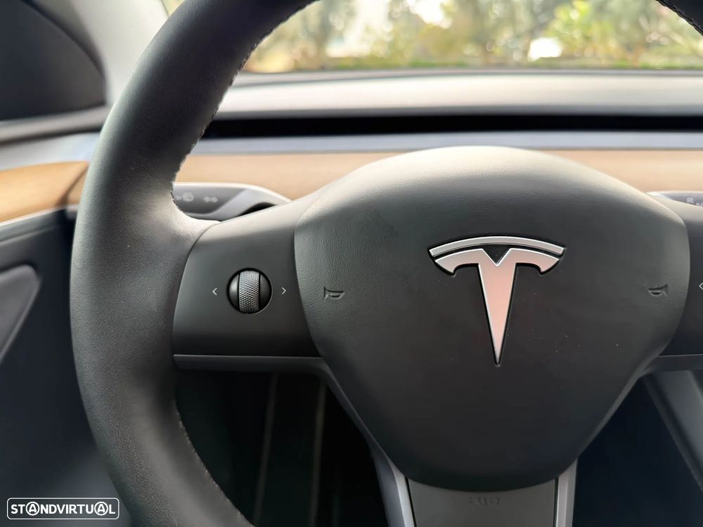 Tesla Model Y Performance Tração Integral - 18