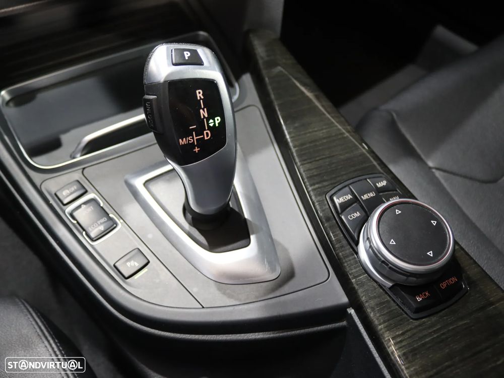 BMW 318 Gran Turismo d Auto Line Luxury - 6