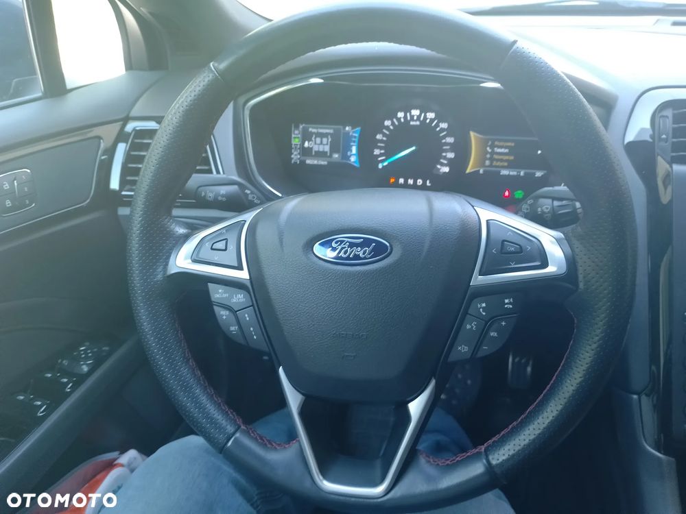 Ford Mondeo - 23