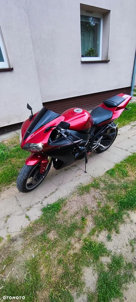 Yamaha R1 - 11