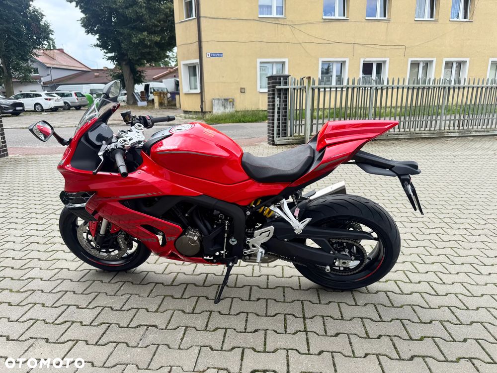 QJMOTOR SRK 800RR - 5