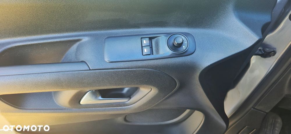 Opel Combo 1.2 Turbo Edition S&S - 11