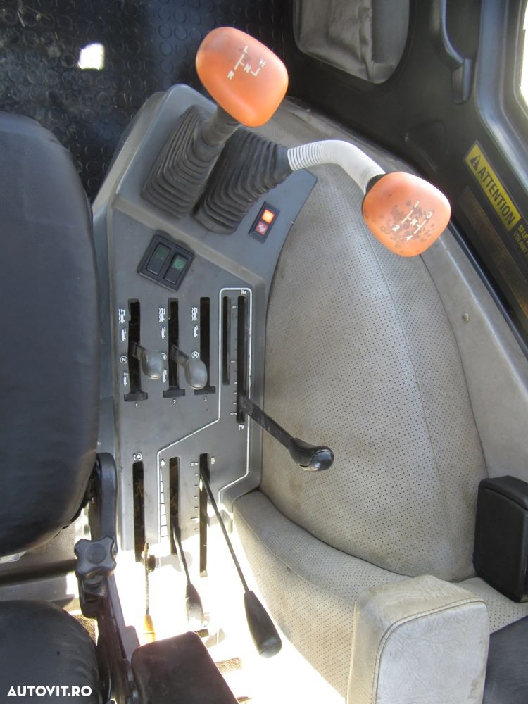 Case IH 4240 cu incarcator frontal - 19