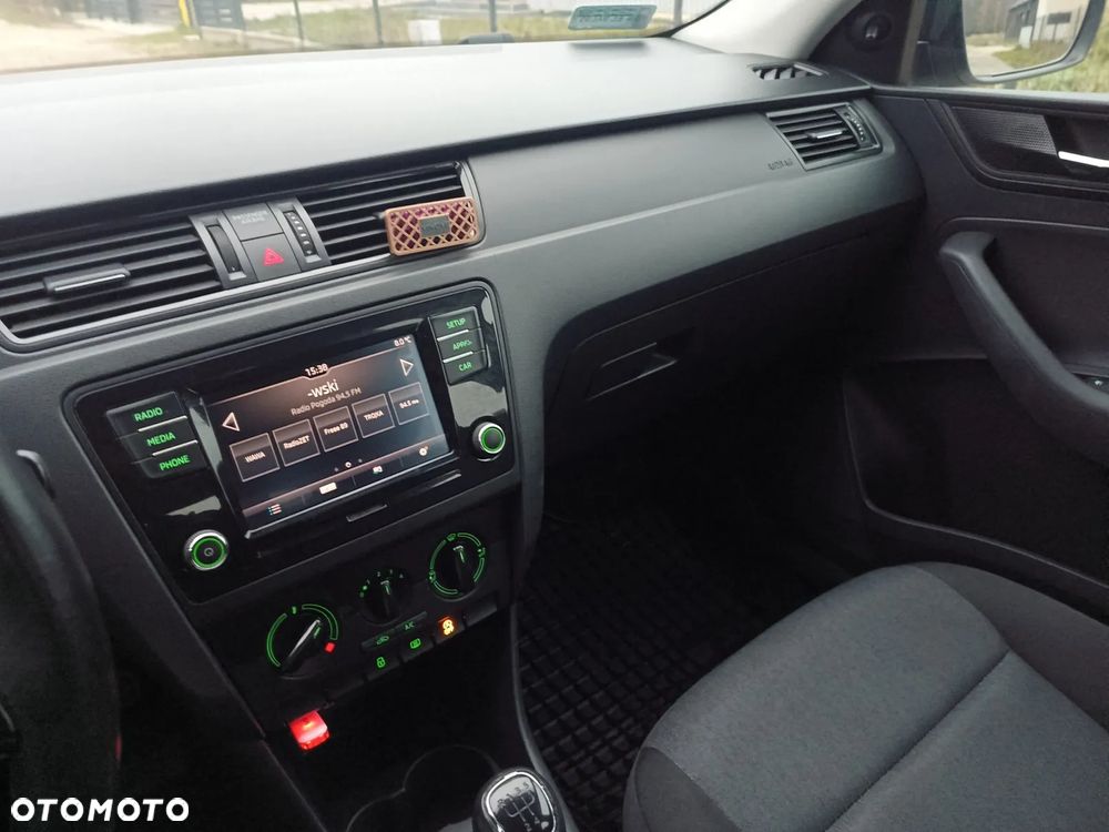 Skoda RAPID 1.0 TSI Active - 29