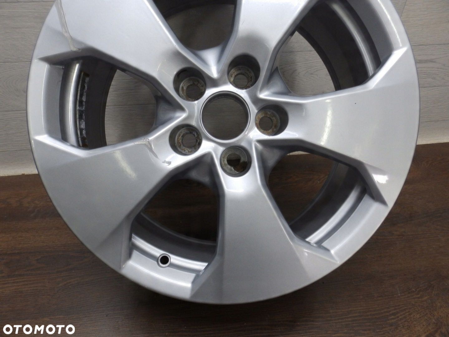 Felga Toyota RAV4 Avensis 17x7J Et35 5x114.3 - 4