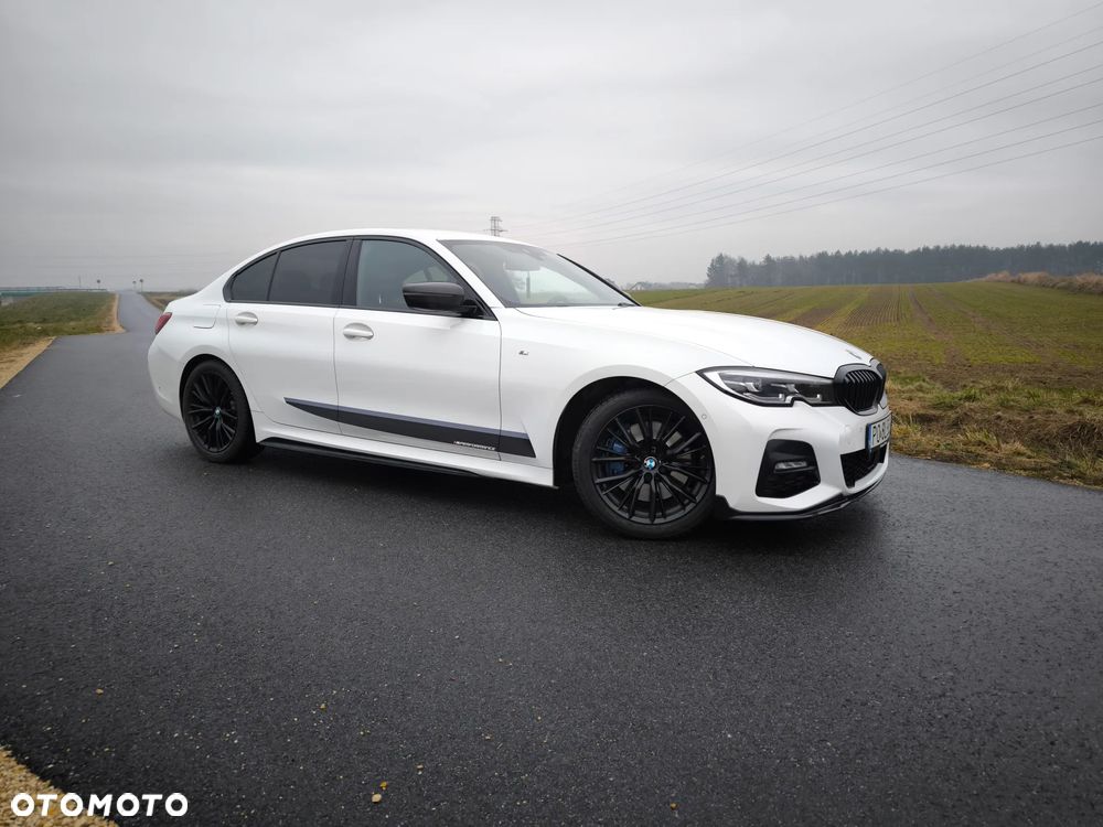 BMW Seria 3 330i M Sport sport - 17