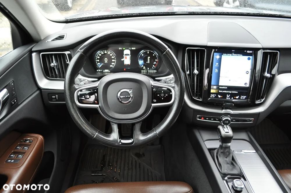 Volvo XC 60 D5 AWD Inscription - 25