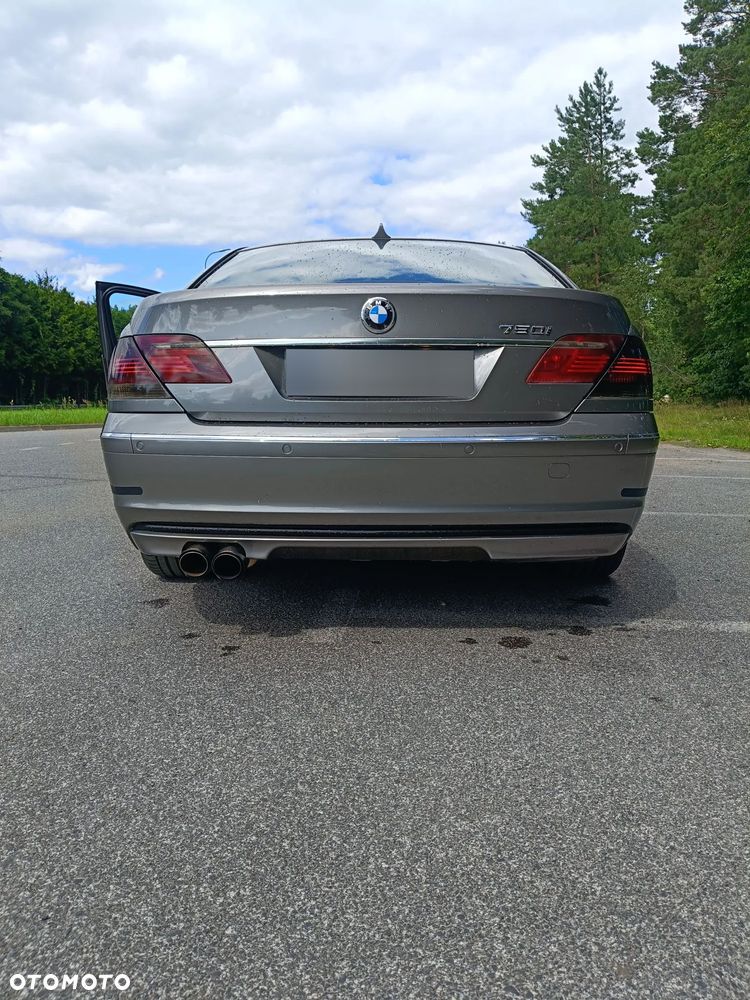 BMW Seria 7 750i L - 16