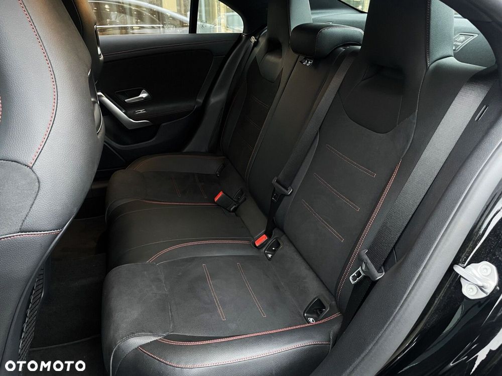 Mercedes-Benz CLA - 25
