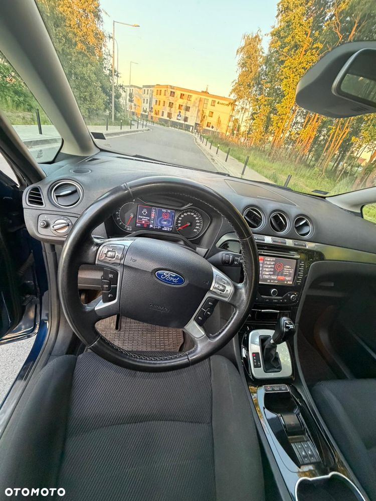Ford S-Max - 12