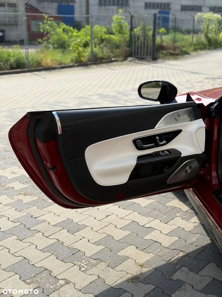 Mercedes-Benz SL AMG 63 4-Matic+ - 21