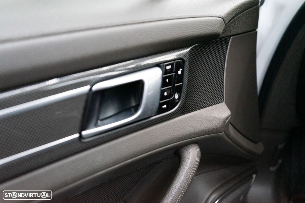 Porsche Panamera Sport Turismo 4 E-Hybrid - 25