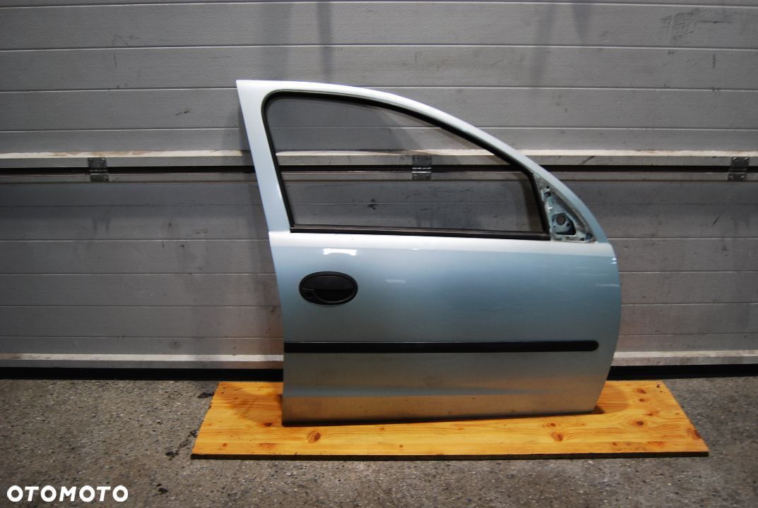 DRZWI PRAWY PRZÓD PRZEDNIE OPEL CORSA C Z388 5-DRZWI - 1