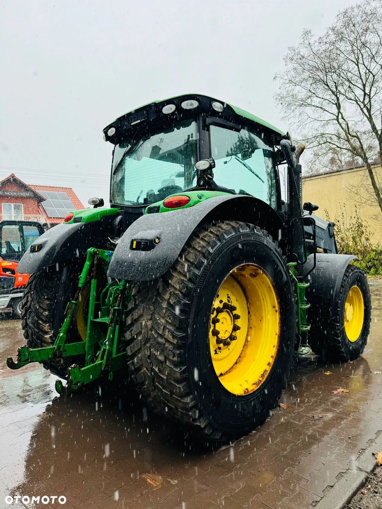 John Deere 6210R - 11