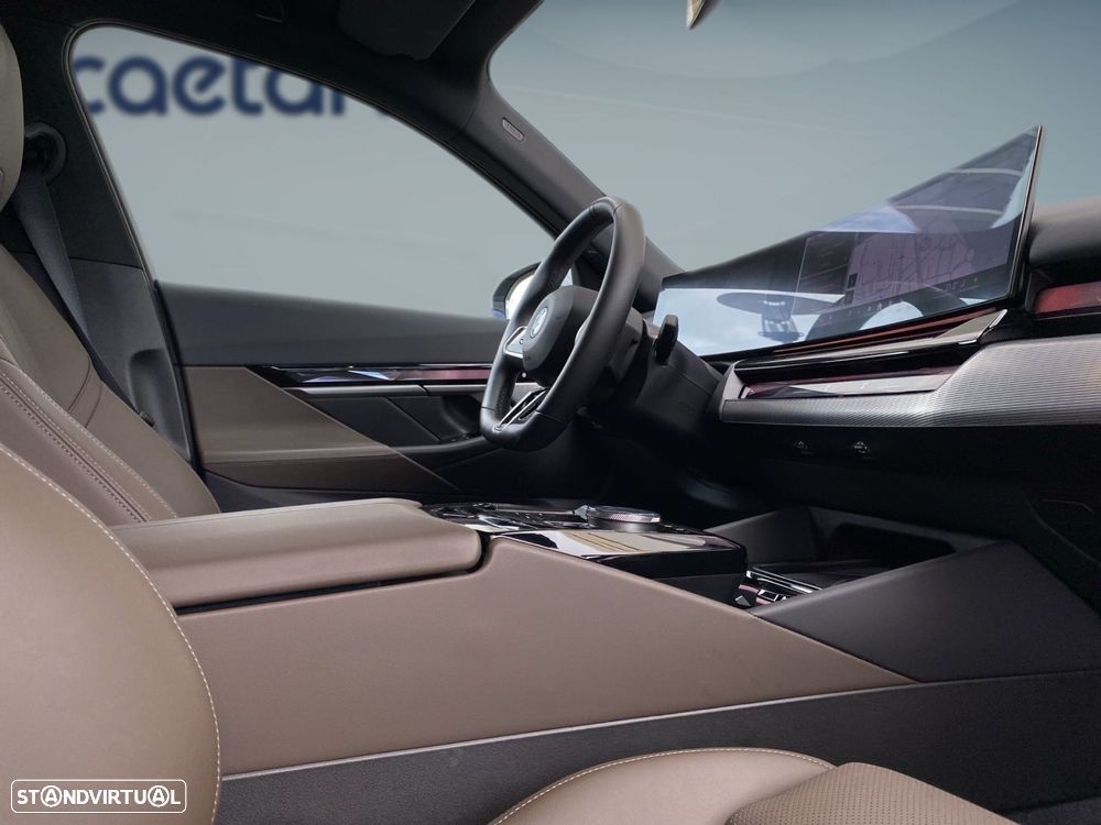 BMW i5 eDrive40 Pack Desportivo M - 15