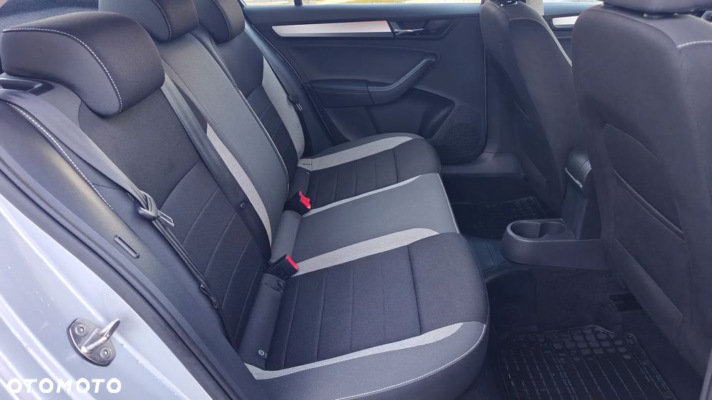 Skoda RAPID 1.0 TSI Ambition - 20