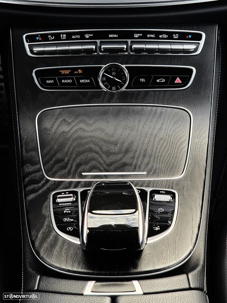 Mercedes-Benz E 300 AMG Line - 18