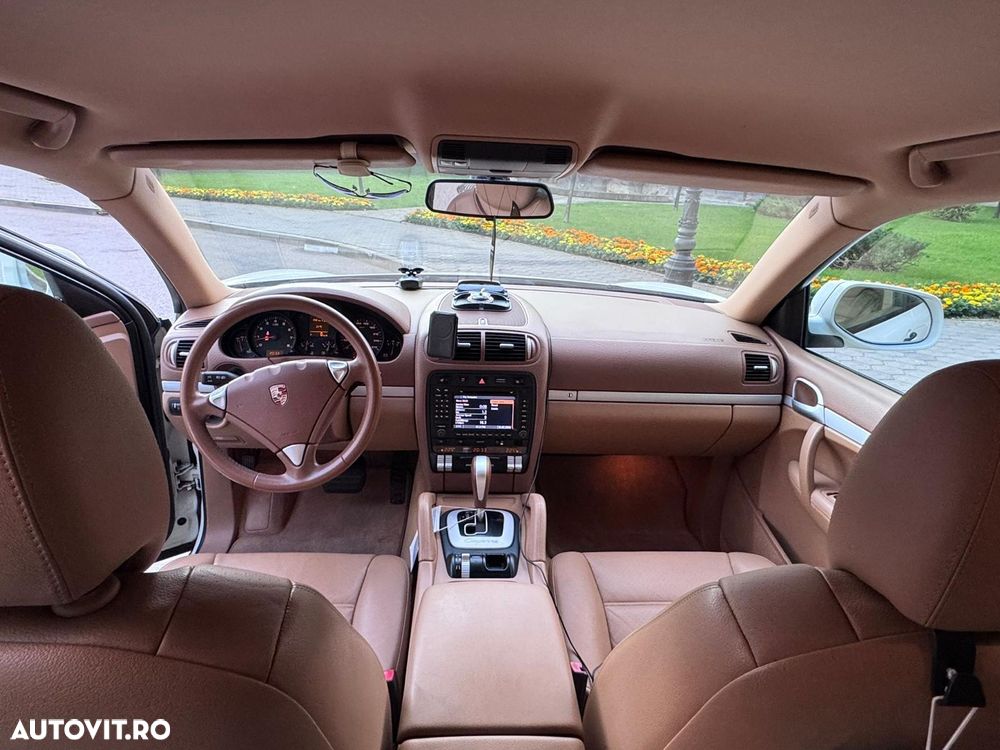 Porsche Cayenne - 5
