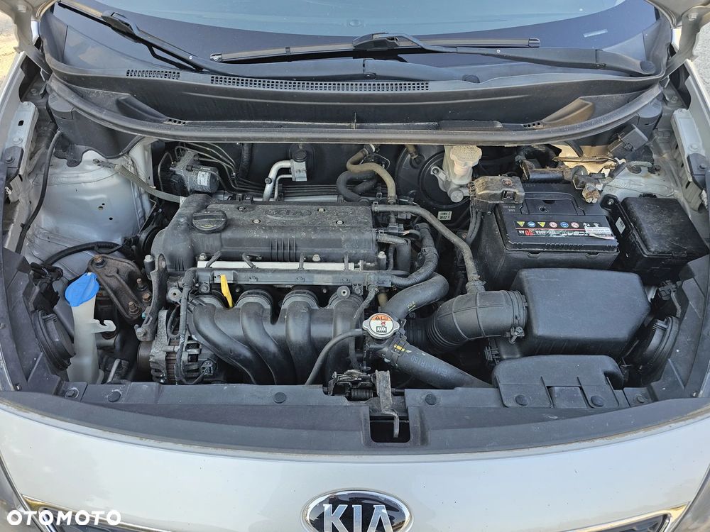 Kia Rio 1.4 Edition 7 - 11