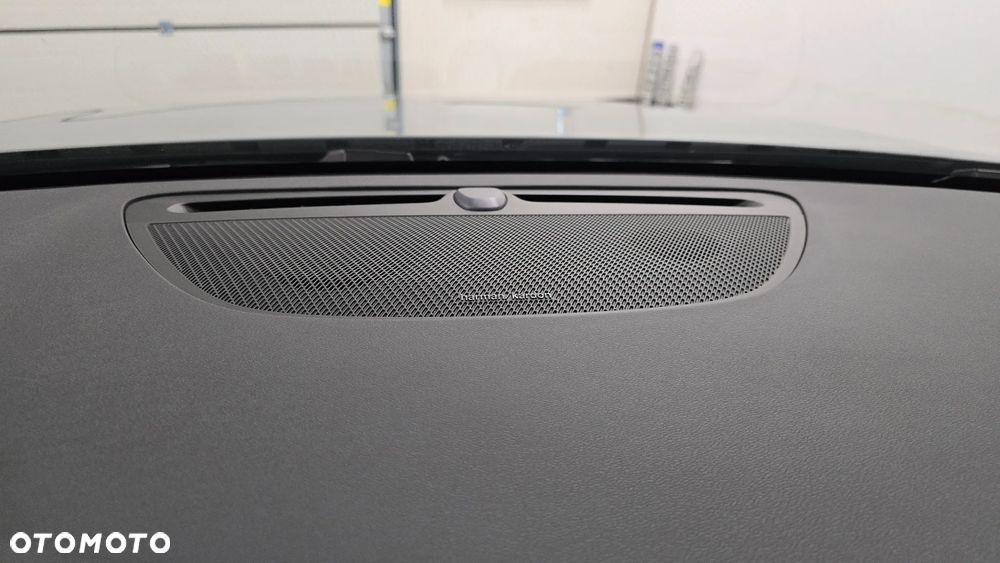 Volvo V60 B4 B DKG Plus Dark - 32