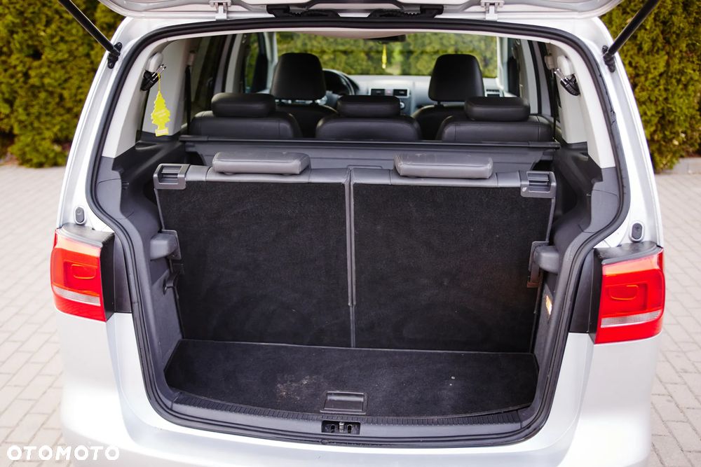 Volkswagen Touran 1.6 TDI DPF BlueMotion Technology DSG Highline - 26