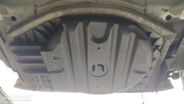 Bacia Da Mala Plastica Mercedes-Benz E-Class (W211) - 2