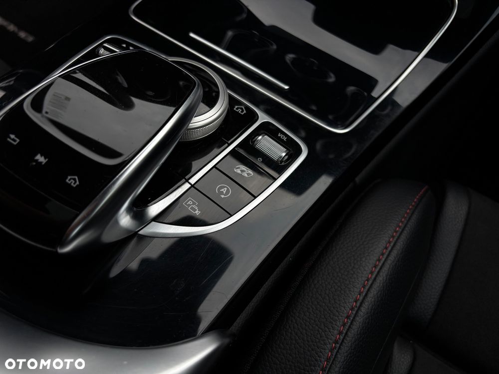 Mercedes-Benz Klasa C AMG 43 Coupe 4Matic AMG Speedshift TCT 9G - 26