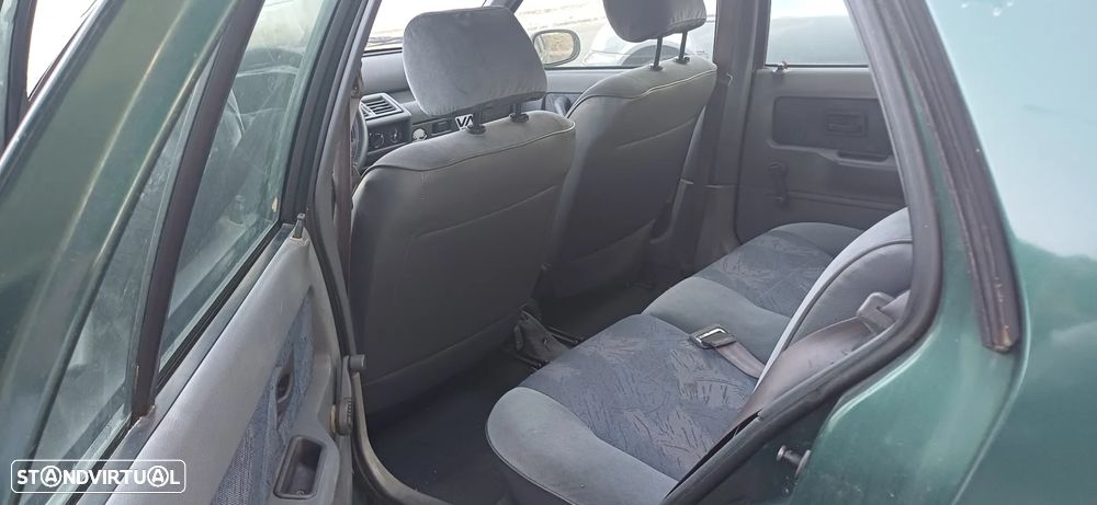 Renault Clio 1.2 RN - 8