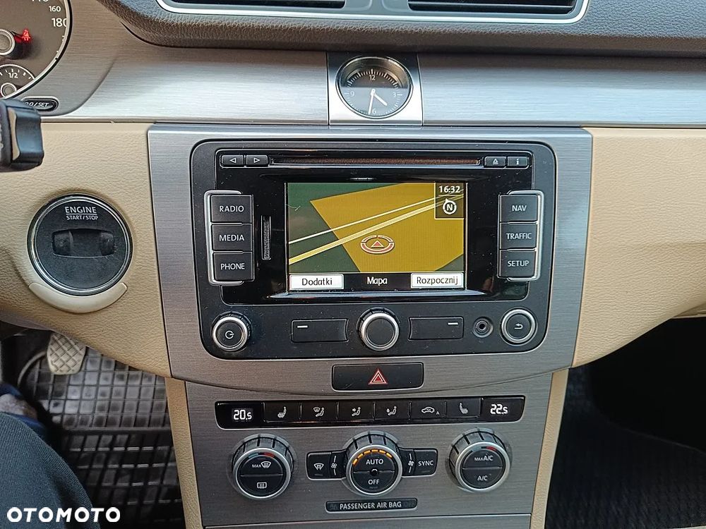 Volkswagen Passat 2.0 TDI Highline - 12