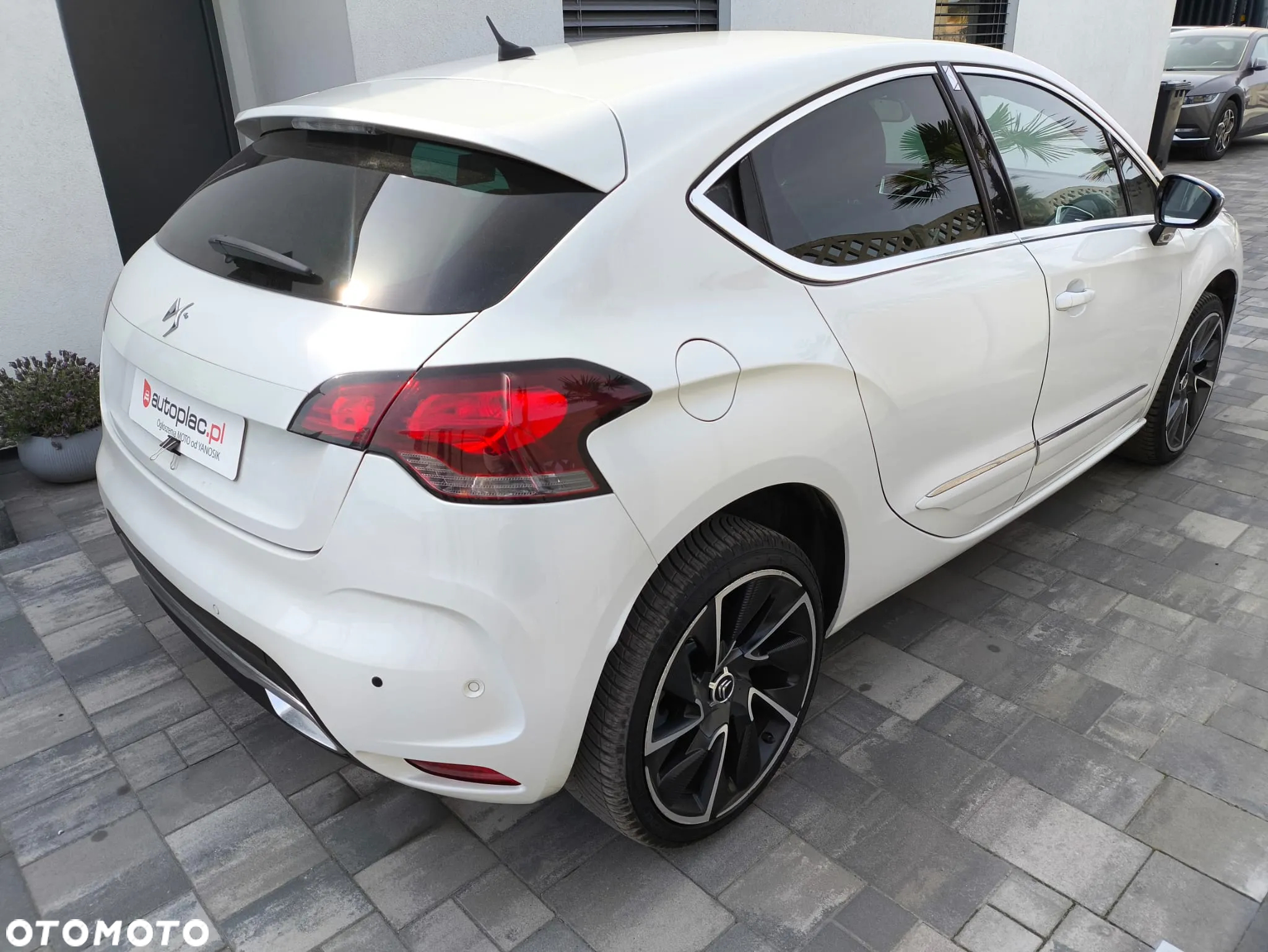 Citroën DS4 2.0 HDi SportChic - 3