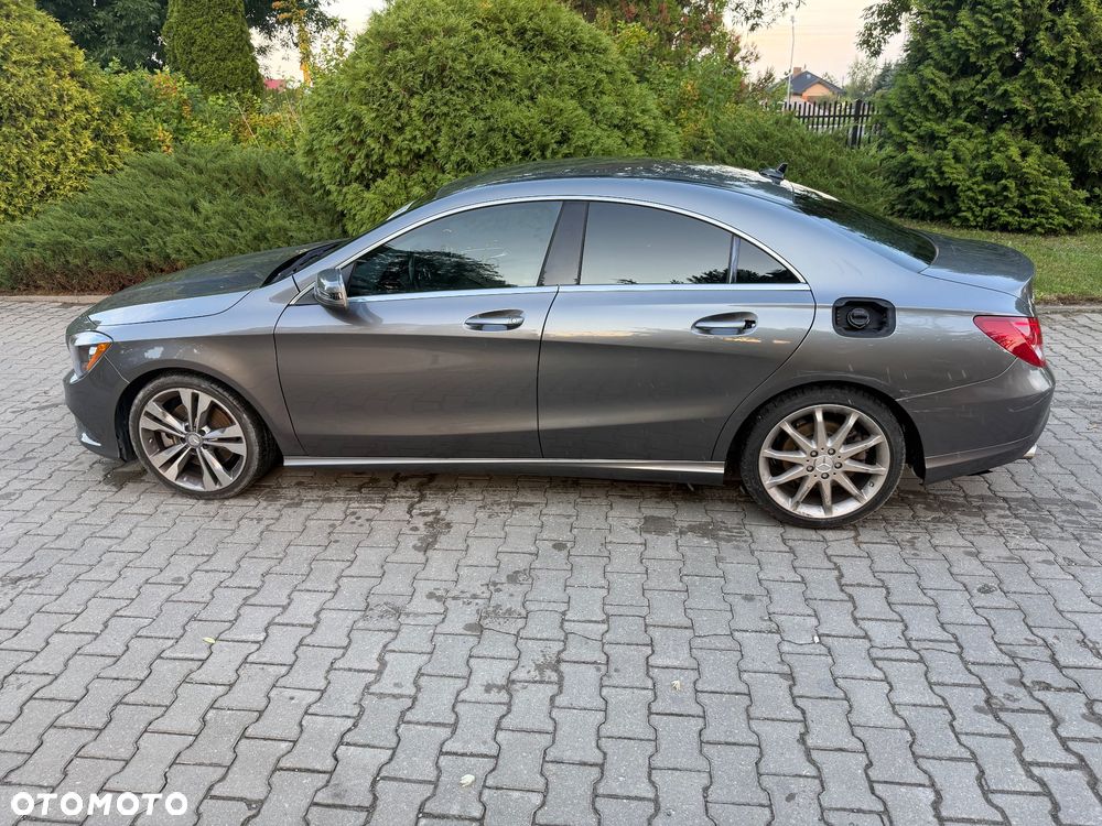 Mercedes-Benz CLA 250 7G-DCT - 12
