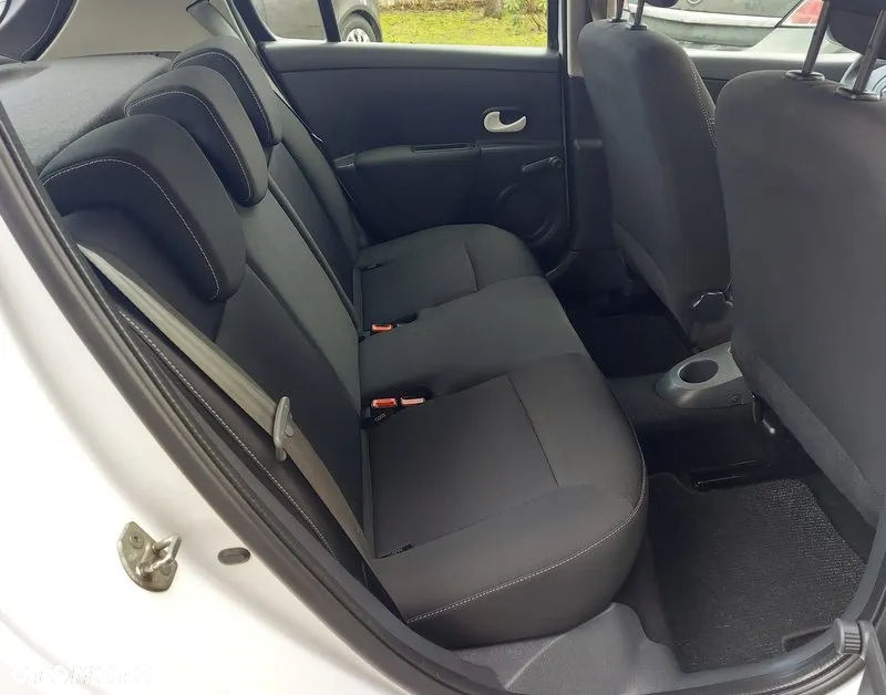 Renault Clio 1.2 16V 75 Yahoo - 34