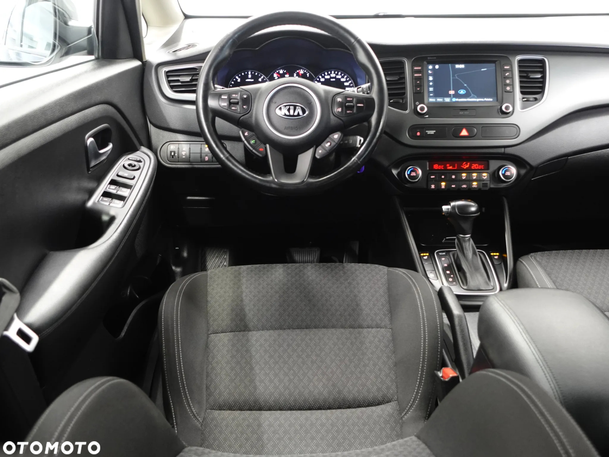 Kia Carens 1.7 CRDi 141 ISG Vision - 28
