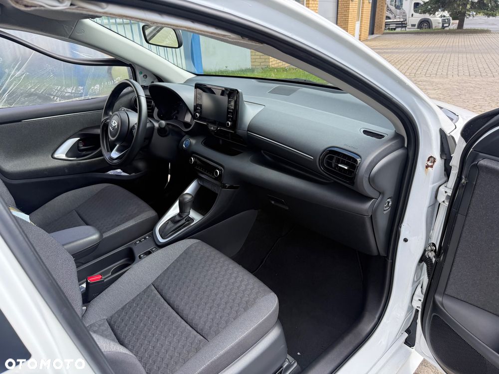 Toyota Yaris - 25