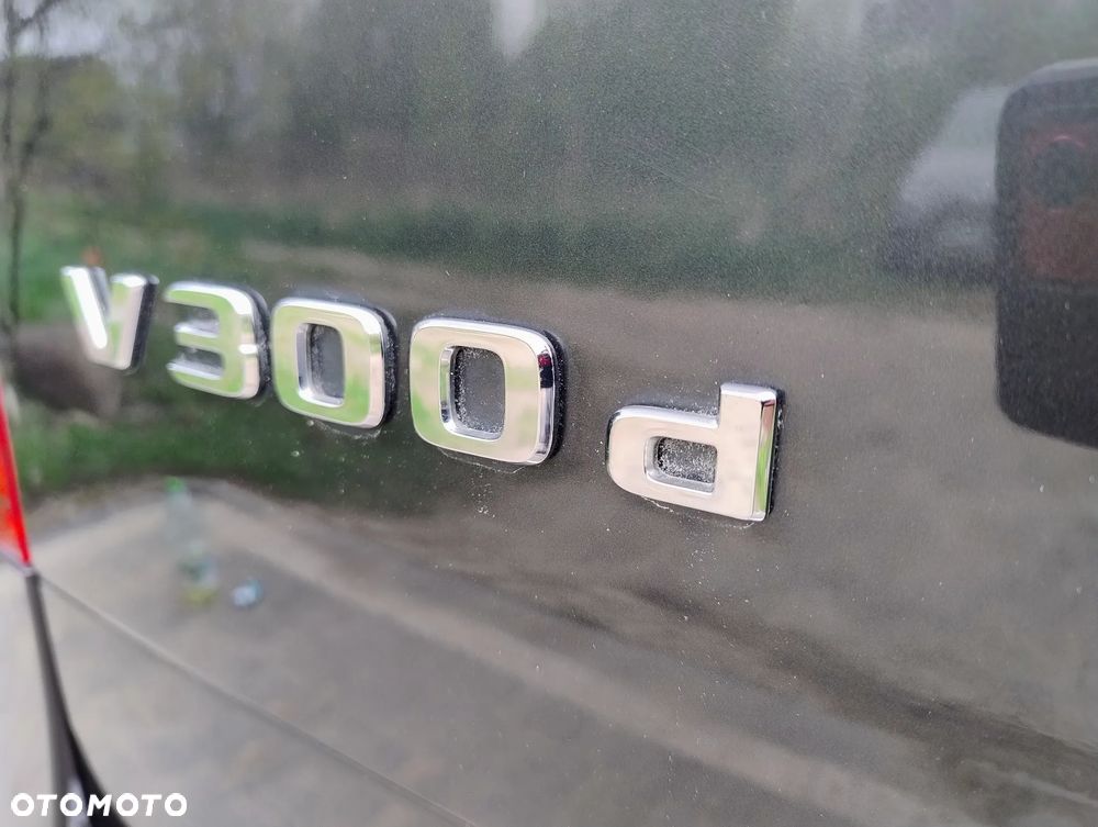 Mercedes-Benz Klasa V 300 d Extralang 4Matic 9G-TRONIC Avantgarde Edition - 19