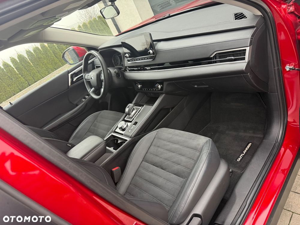 Mitsubishi Outlander 2.4 4WD CVT Intense - 11