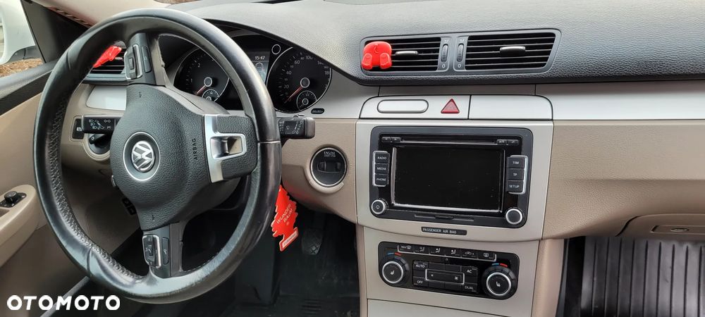 Volkswagen Passat 2.0 TDI DPF Highline - 10
